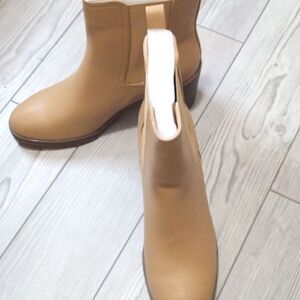 (78-4670) ZBY Chelsea Boots for Women's Sz 8